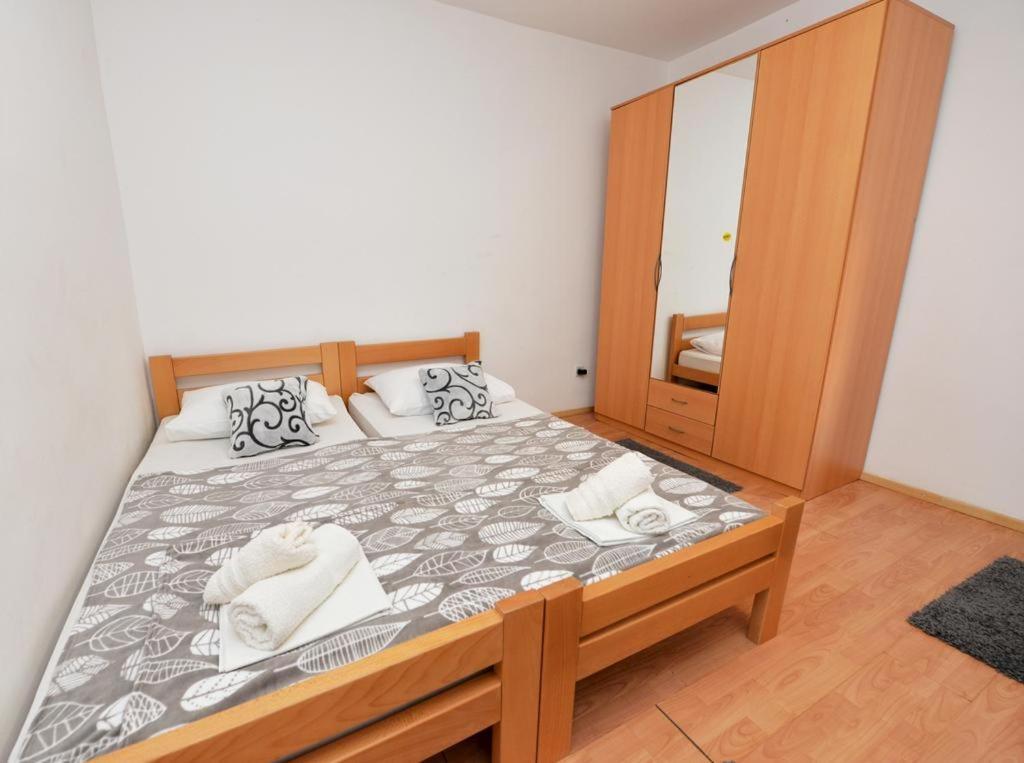 Apartments Rem Novalja Exterior photo