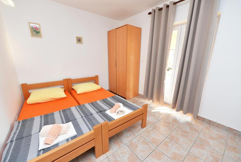 Apartments Rem Novalja Exterior photo